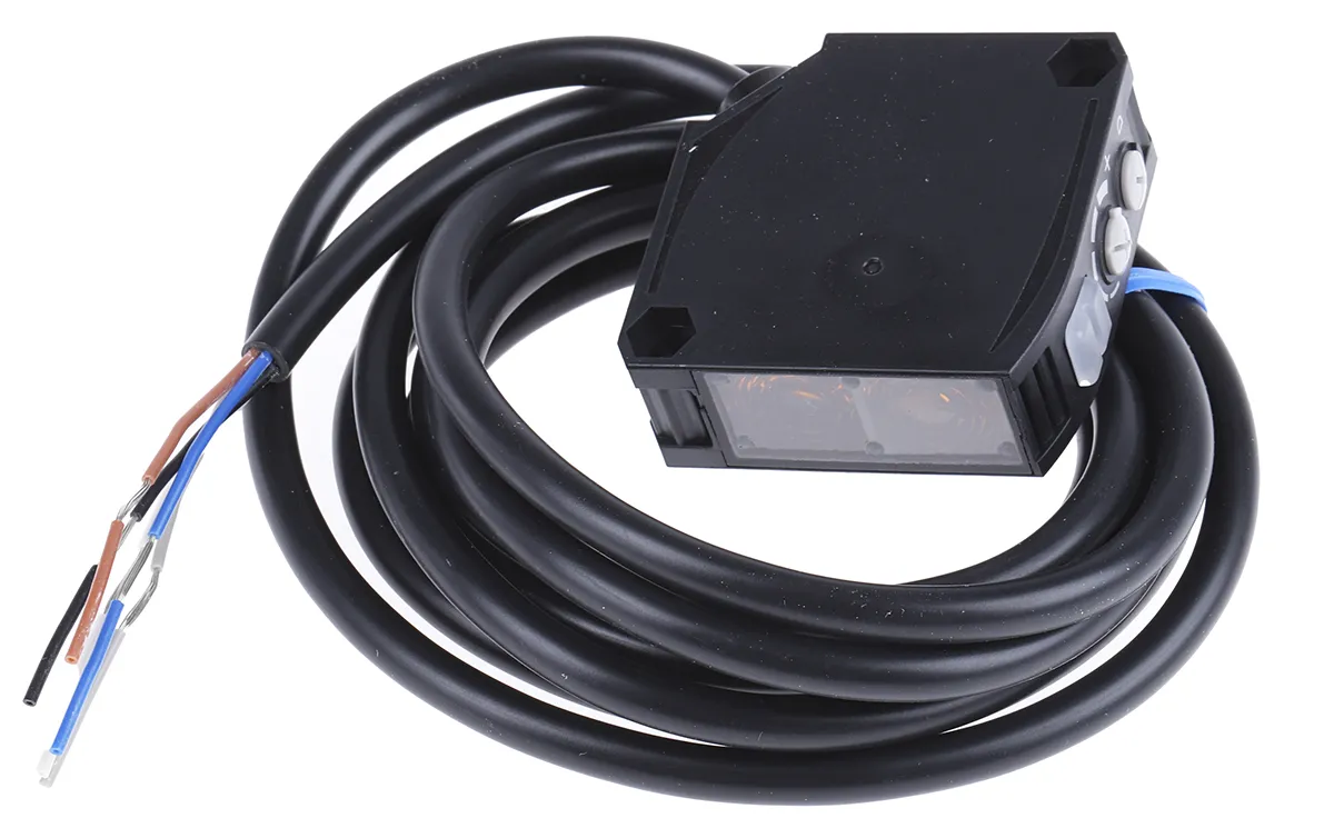 Omron E3JK Kubisch Optischer Sensor, Reflektierend, Bereich 10 mm → 10 m, Relais Ausgang, Anschlusskabel,